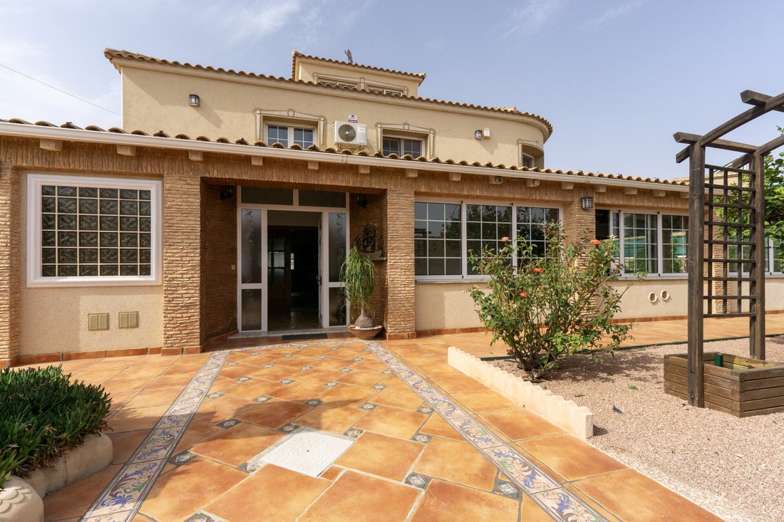 Chalet in Torrevieja, Valencian Community, Spain 4 - 18516540