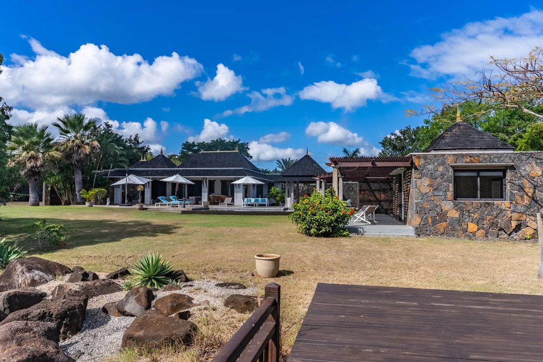 Villa in Tamarin, Rivière Noire District, Mauritius 1 - 18516199