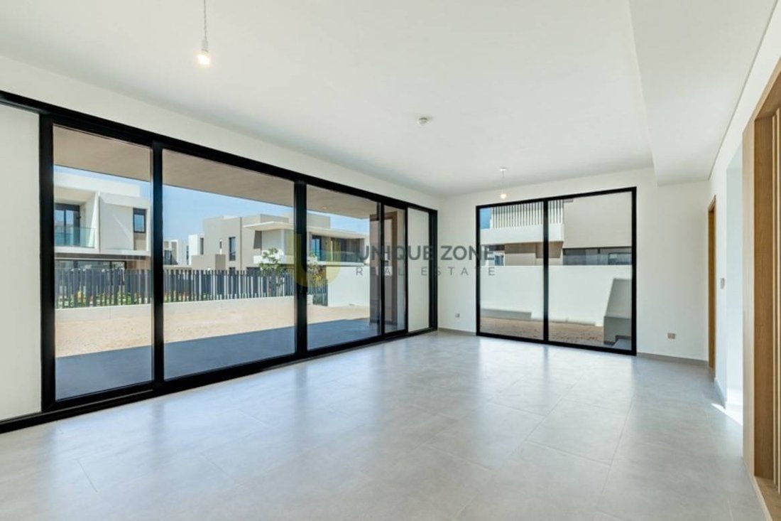 Townhouse in Jebel Ali Village, Dubai, United Arab Emirates 2 - 18509293