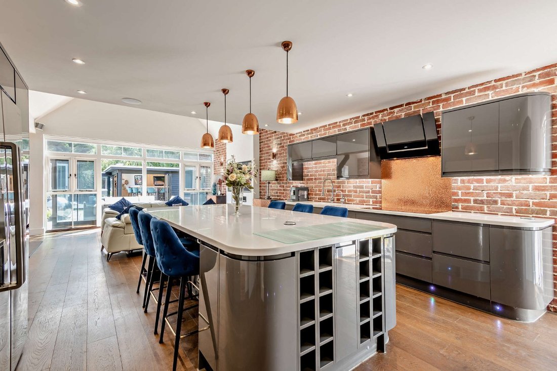 House in Shorne, England 3 - 18508366
