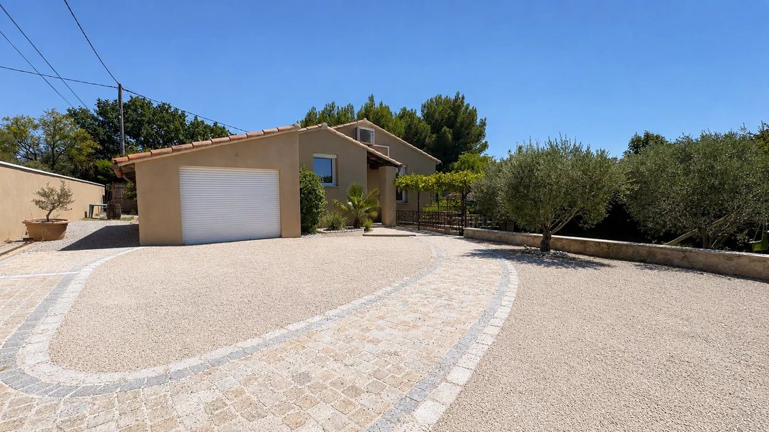 Villa in Saint-Cannat, Provence-Alpes-Côte d'Azur, France 1 - 18509979