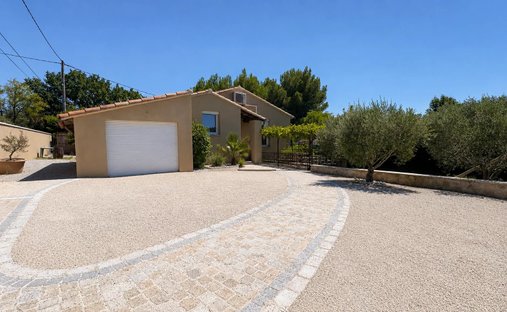 Villa in Saint-Cannat, Provence-Alpes-Côte d'Azur, France 1