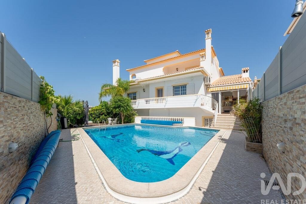 Townhouse in Loule (Sao Clemente), Algarve, Portugal 1 - 18516562