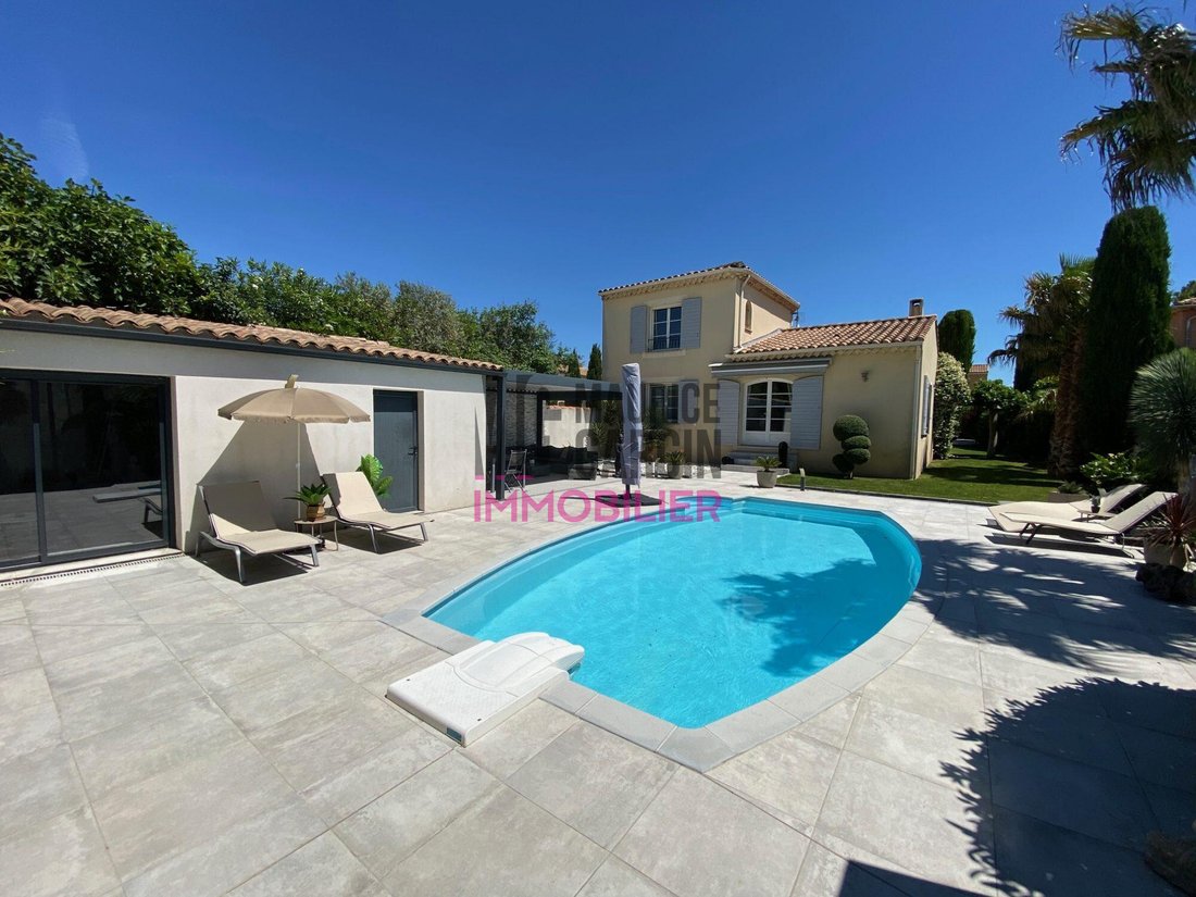 Villa in Ouest, Entraigues-sur-la-Sorgue, France 1 - 18514743