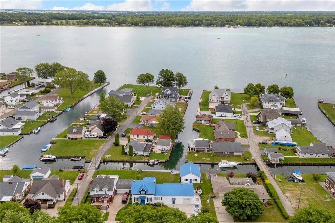 House in Clay Township, Michigan, United States 1 - 18511047