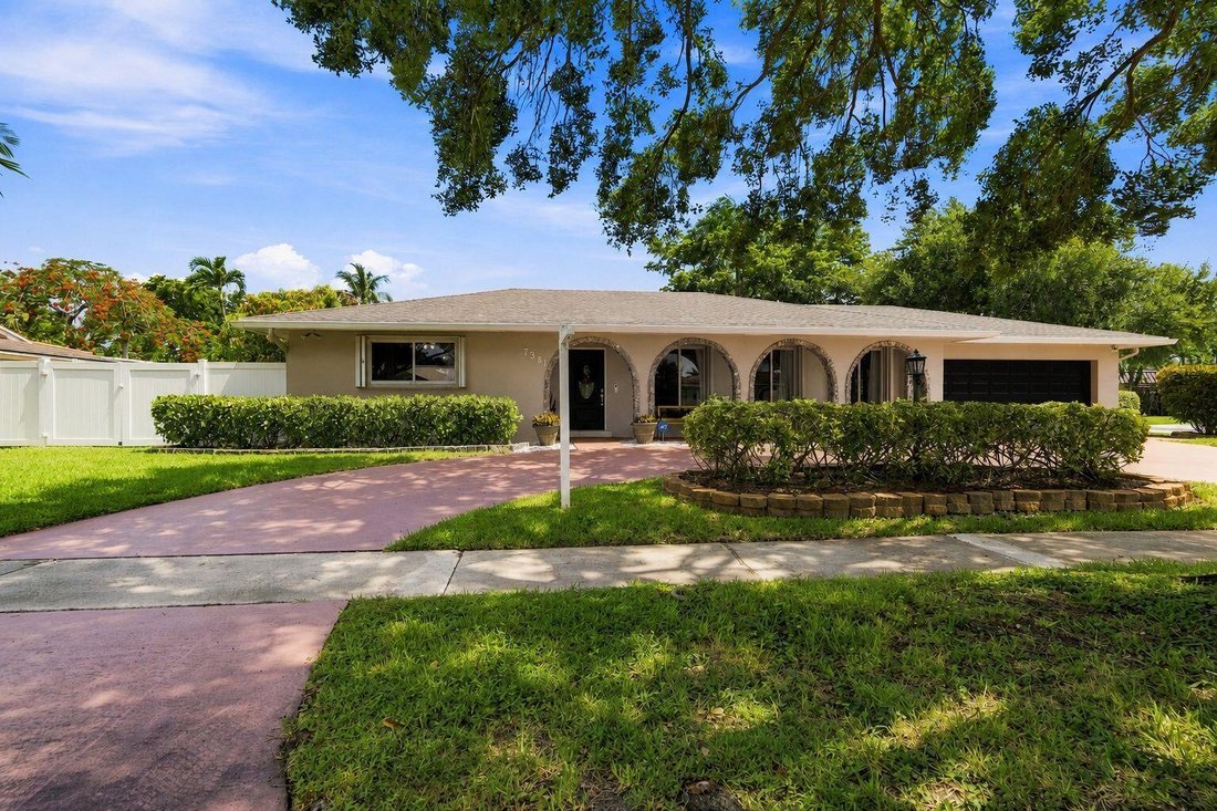 House in Plantation, Florida, United States 2 - 18511974