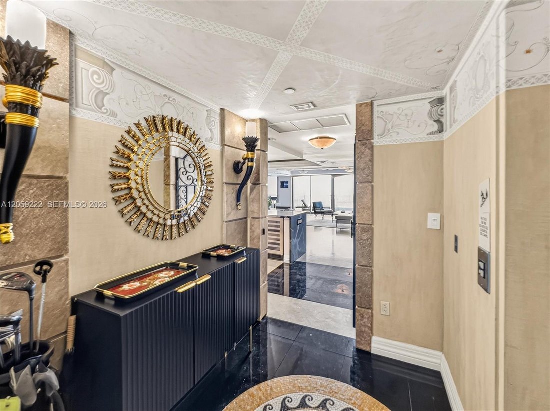 Condo in Miami Beach, Florida, United States 2 - 18513486