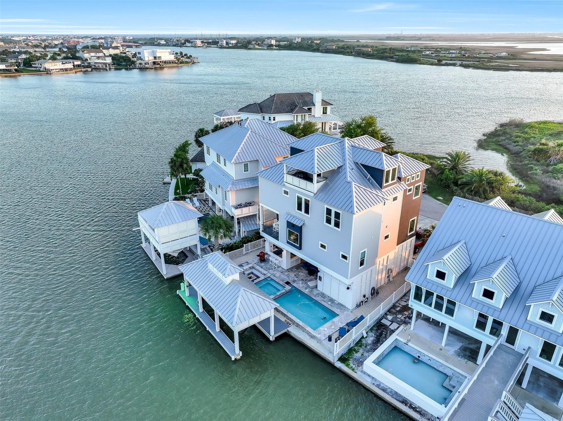 House in Galveston, Texas, United States 1 - 18515284