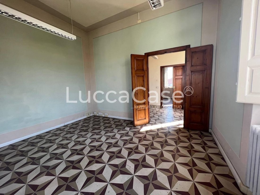 Villa in Historic Center, Lucca, Tuscany 2 - 18508344