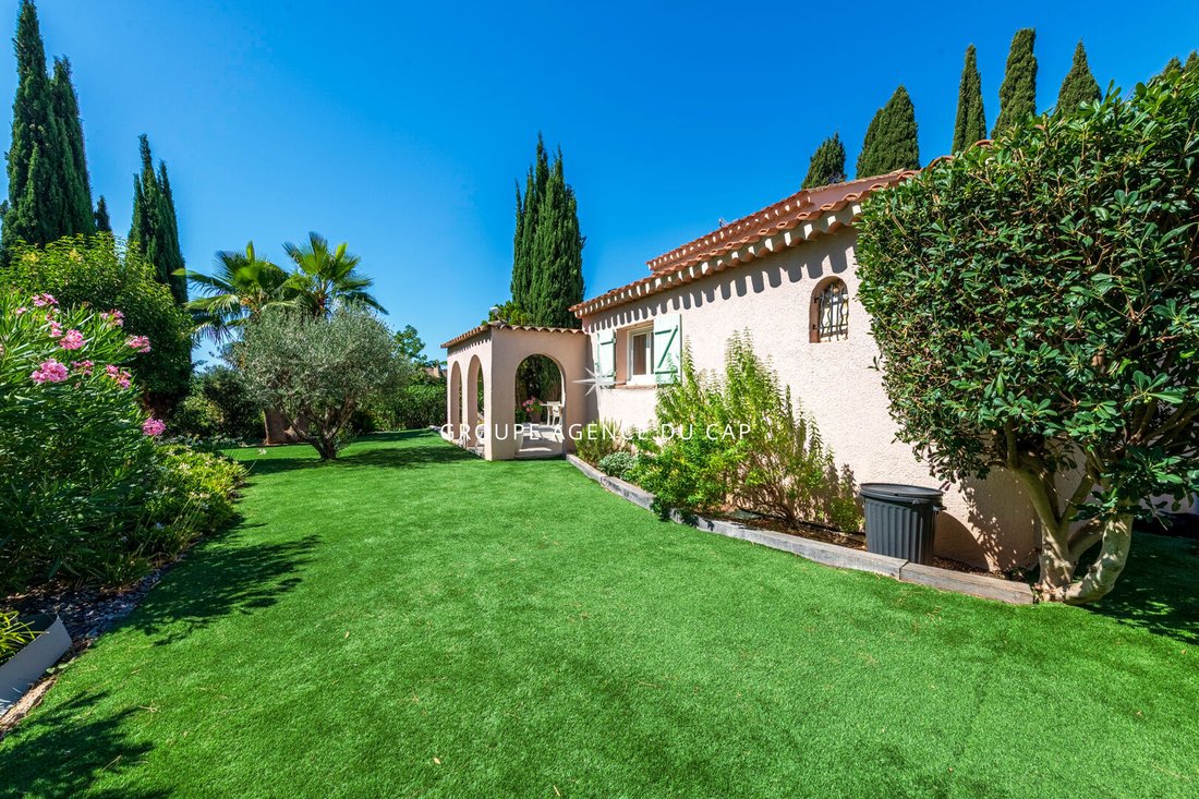 Villa in Le Dramont-Agay-Anthéor-Le Trayas, Saint-Raphaël, France 2 - 18513922