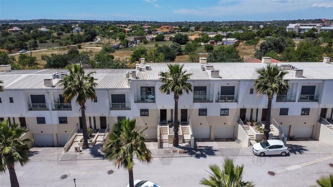 Townhouse in Ferreiras, Algarve, Portugal 1 - 18515362