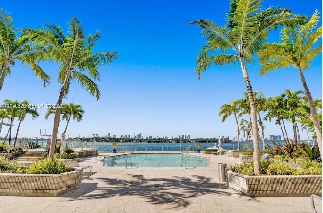 Condo in Miami Beach, Florida, United States 1 - 18513424
