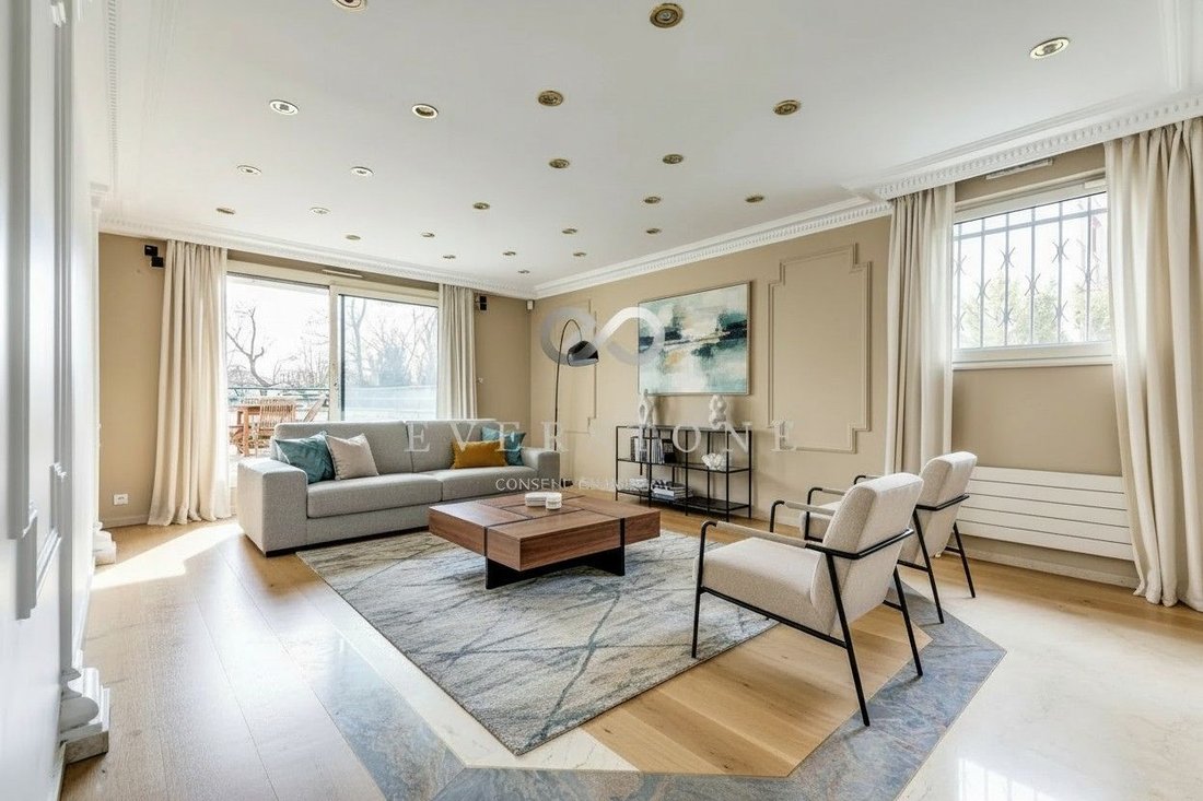 Apartment in Saint-Cloud, Ile-de-France, France 4 - 18509125