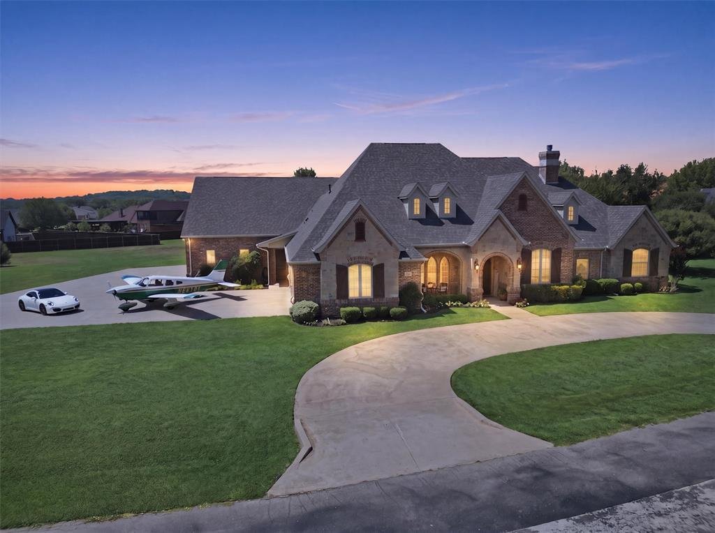 House in Cresson, Texas, United States 1 - 18513216