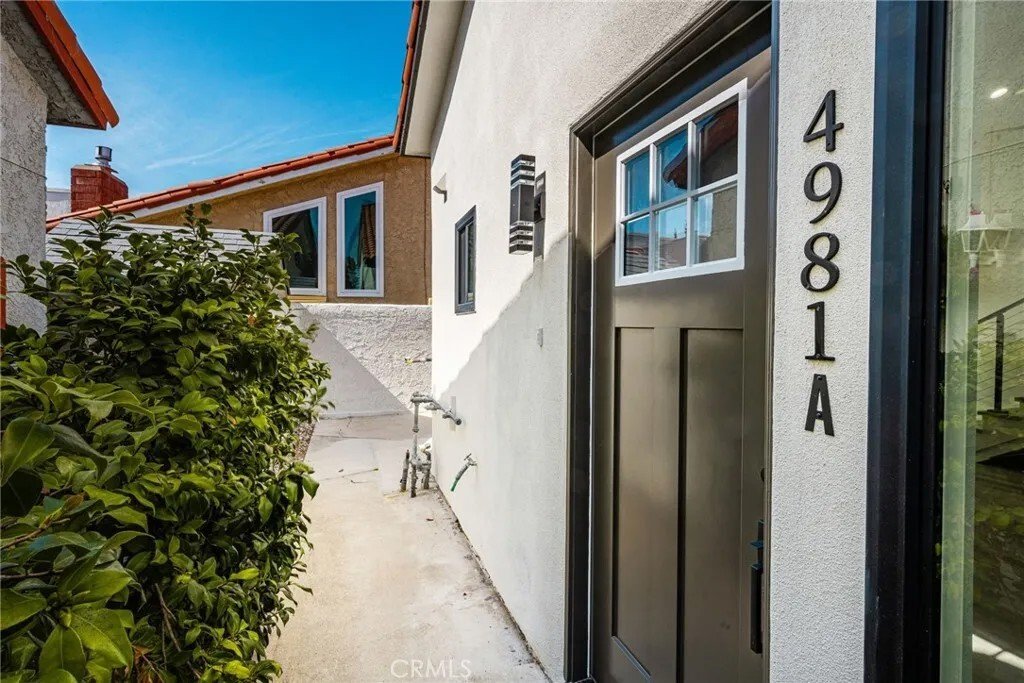 Huntington Beach, California, United States 4 - 18518973