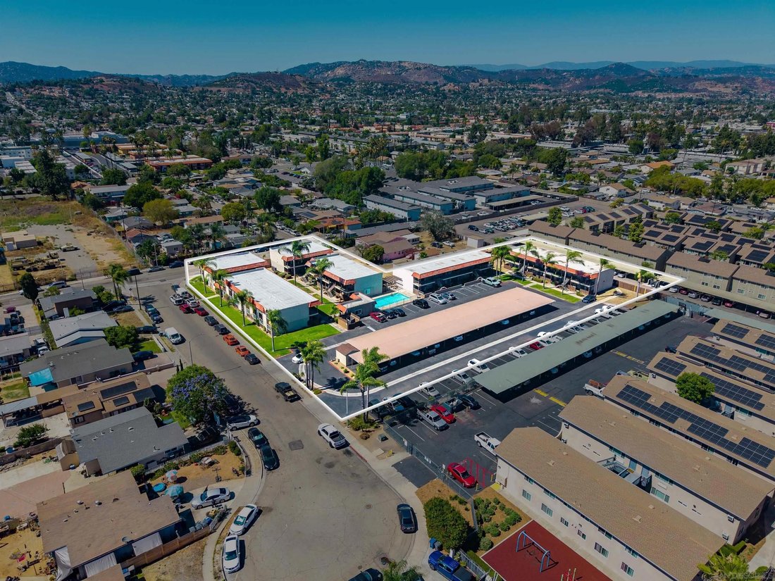 Escondido, California, United States 3 - 18513068