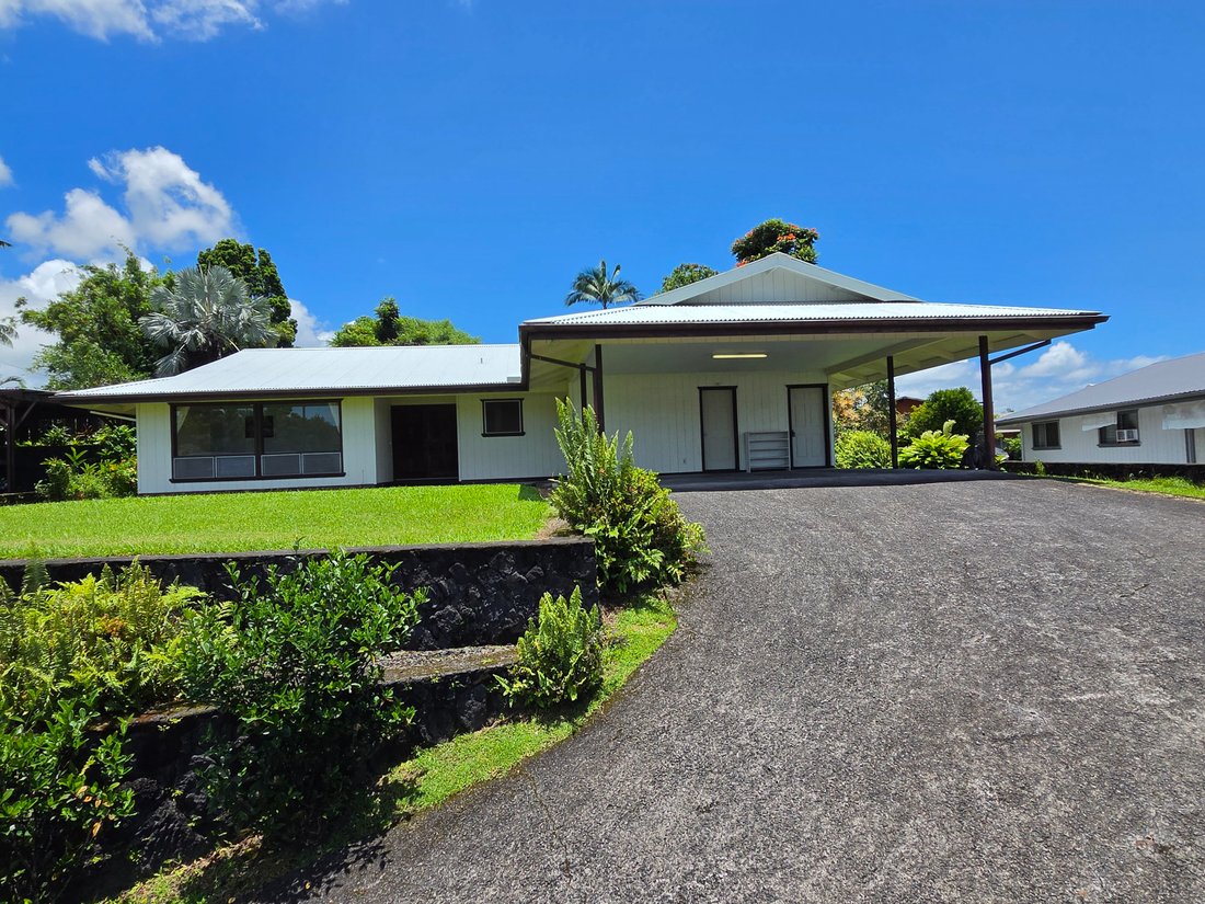 House in Hilo, Hawaii, United States 1 - 18511116