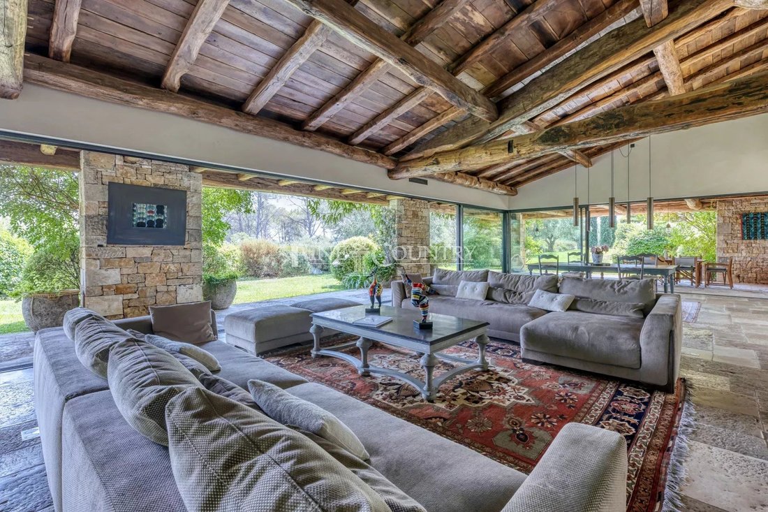 Estate in Fayence, Provence-Alpes-Côte d'Azur, France 5 - 18513555