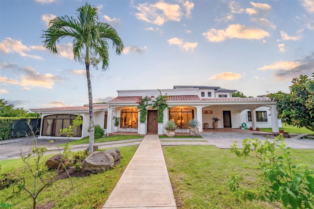 House in Vueltas, Alajuela Province, Costa Rica 1 - 18477666