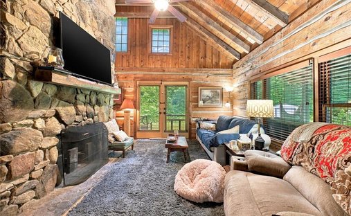 House in Walnut Cove, North Carolina, United States 1