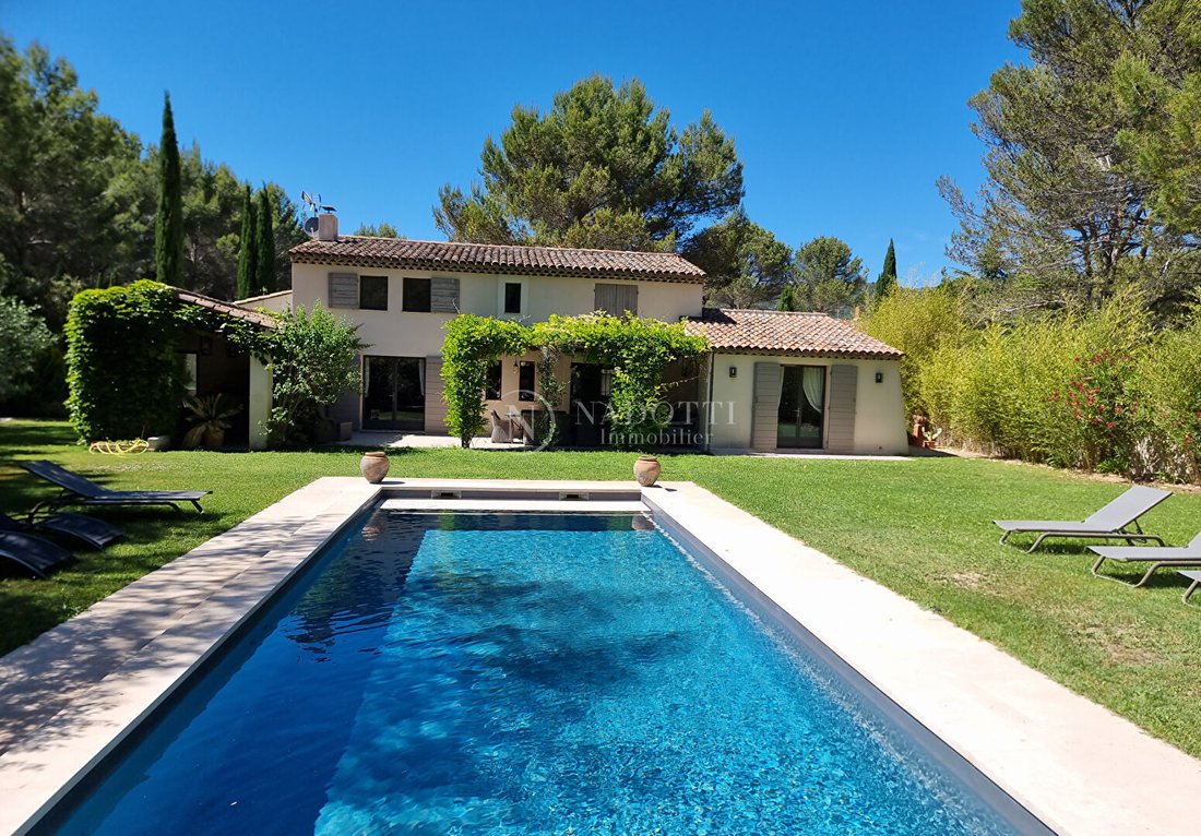 Villa in Lourmarin, Provence-Alpes-Côte d'Azur, France 1 - 18515495