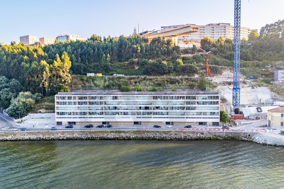 Apartment in Santa Marinha e Sao Pedro da Afurada, Porto District, Portugal 1 - 18508798