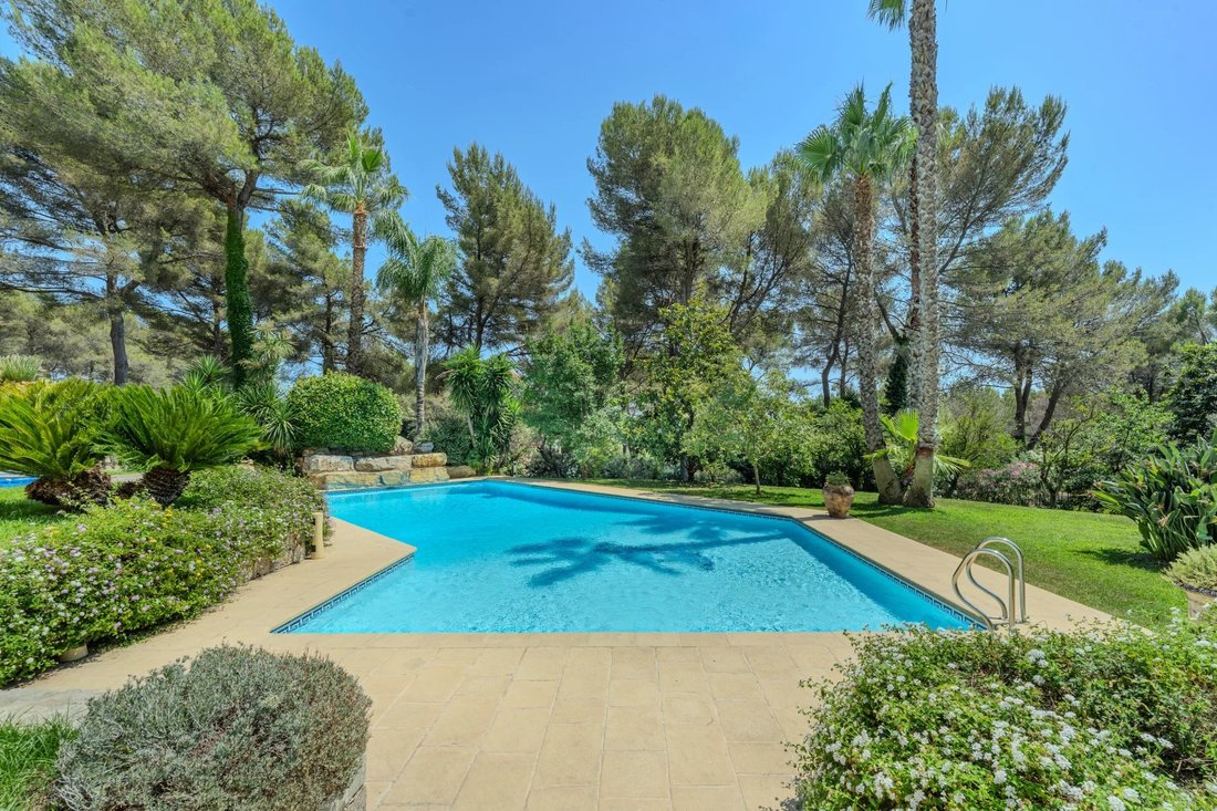 House in Mougins, Provence-Alpes-Côte d'Azur, France 2 - 18509835