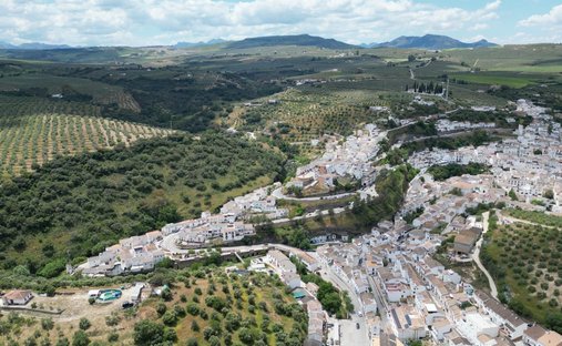 Land in Setenil de las Bodegas, Andalusia, Spain 1