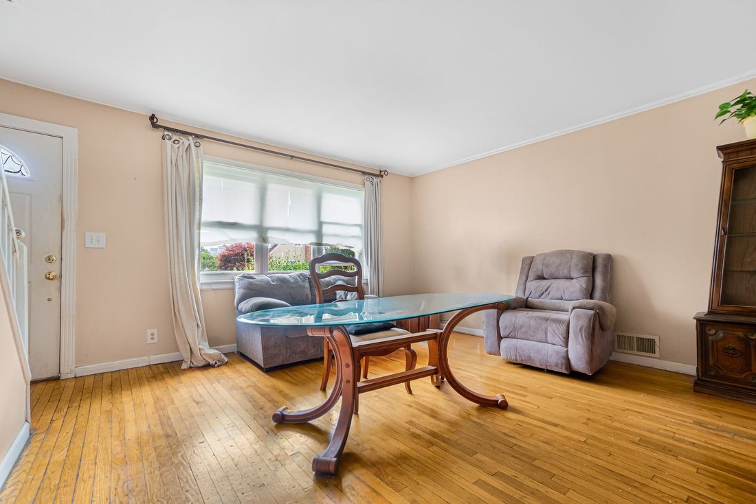 House in Hicksville, New York, United States 5 - 18510719