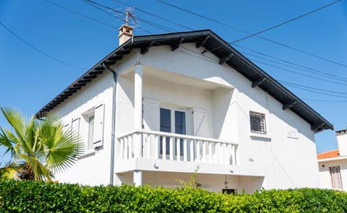 House in Zone Industrielle et Commerciale, Royan, France 1