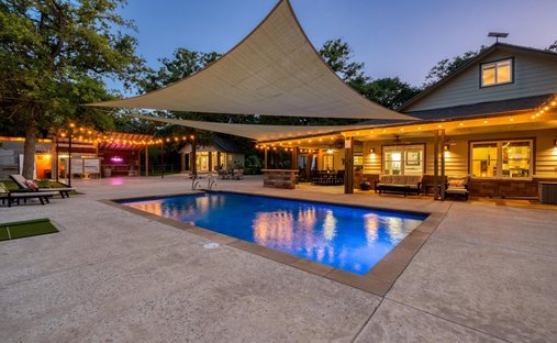 House in Lexington, Texas, United States 1