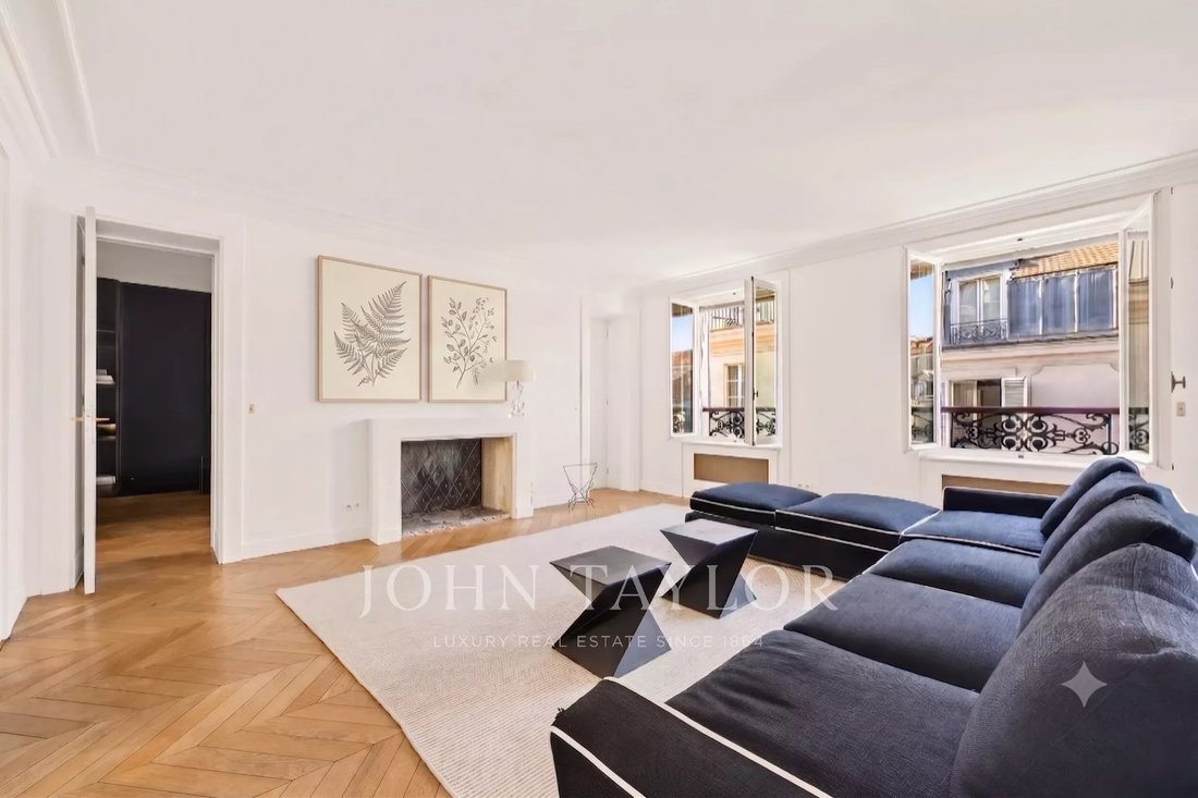Apartment in Saint Thomas d'Aquin, Paris 7e Arrondissement, Paris 4 - 18509889