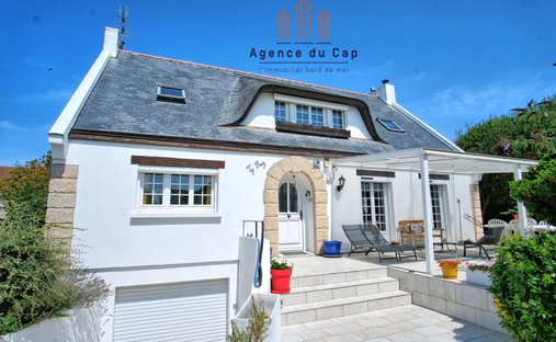 House in Saint-Aubin-sur-Mer, Normandy, France 1