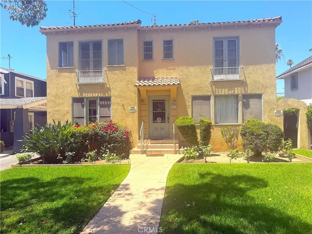 Altadena, California, United States 1 - 18513099