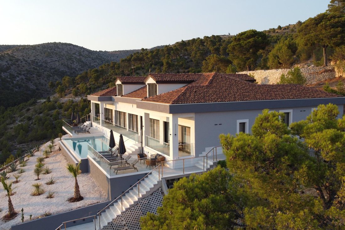 Villa in Nerezisca, Split-Dalmatia County, Croatia 5 - 16839897