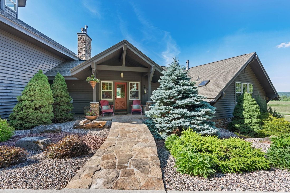 House in Bluffview, Wisconsin, United States 2 - 18510774