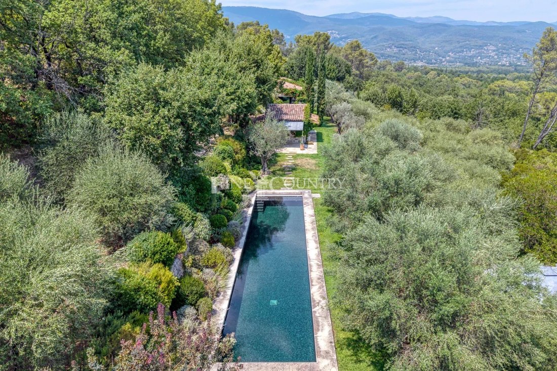 Estate in Fayence, Provence-Alpes-Côte d'Azur, France 1 - 18513555