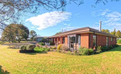 House in Whitford, Auckland, New Zealand 1