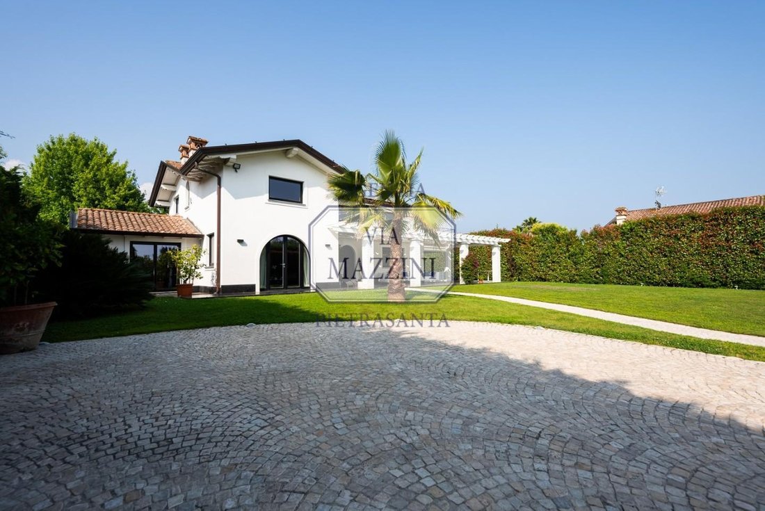 Villa in Pietrasanta, Tuscany, Italy 3 - 18518917