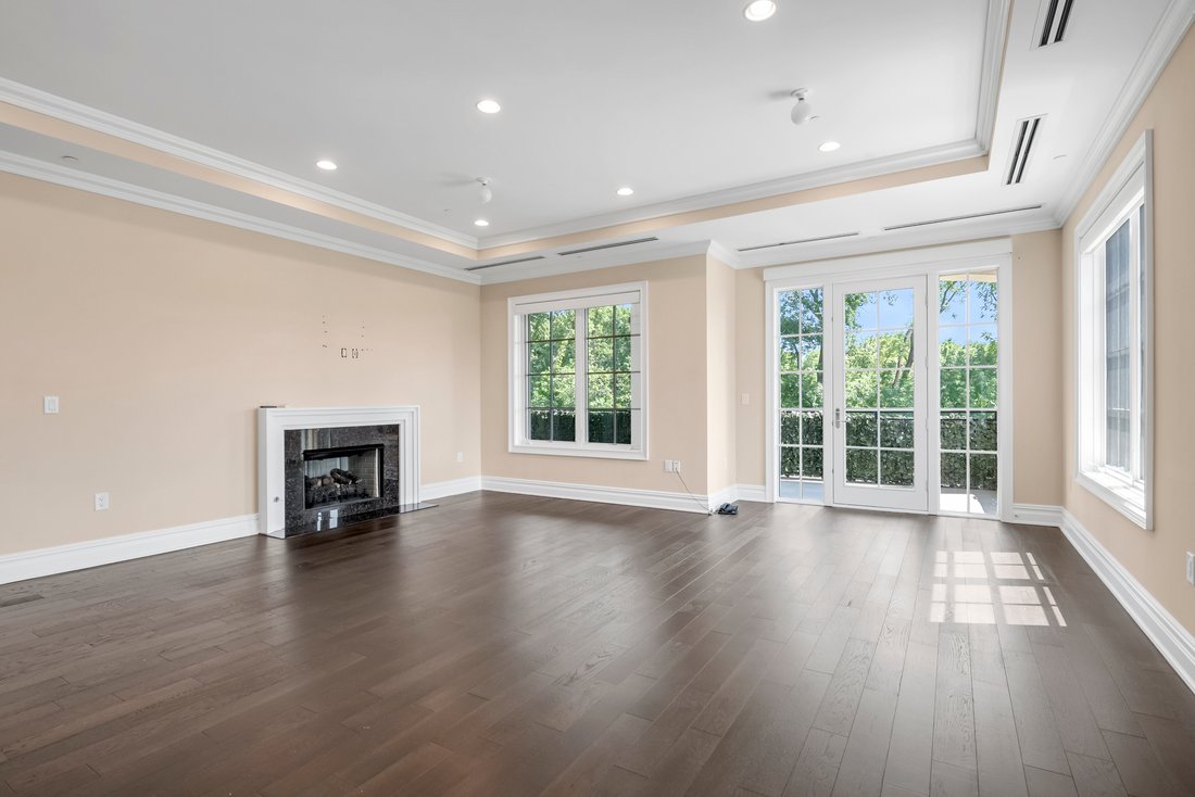 Condo in Manhasset, New York, United States 3 - 18513442