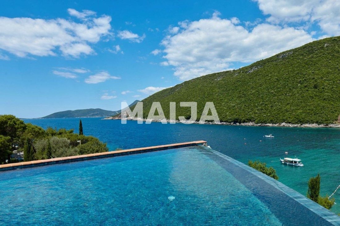 Villa in Herceg Novi, Herceg Novi Municipality, Montenegro 1 - 18510876