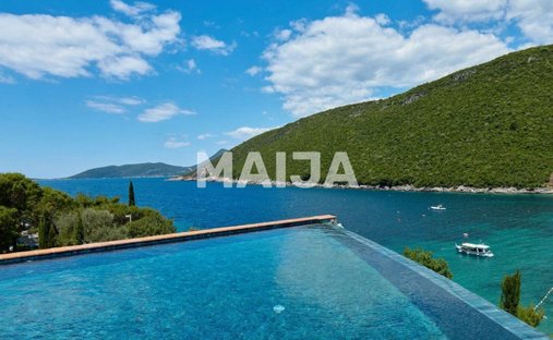 Villa in Herceg Novi, Herceg Novi Municipality, Montenegro 1