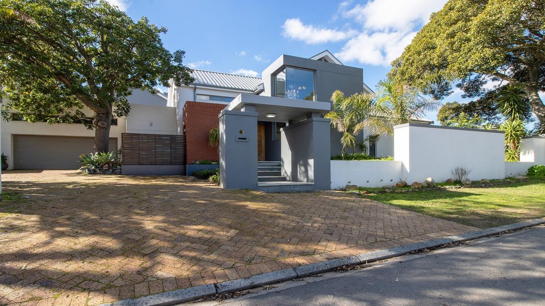 House in Durbanville Hills, Cape Town, South Africa 1 - 18517357