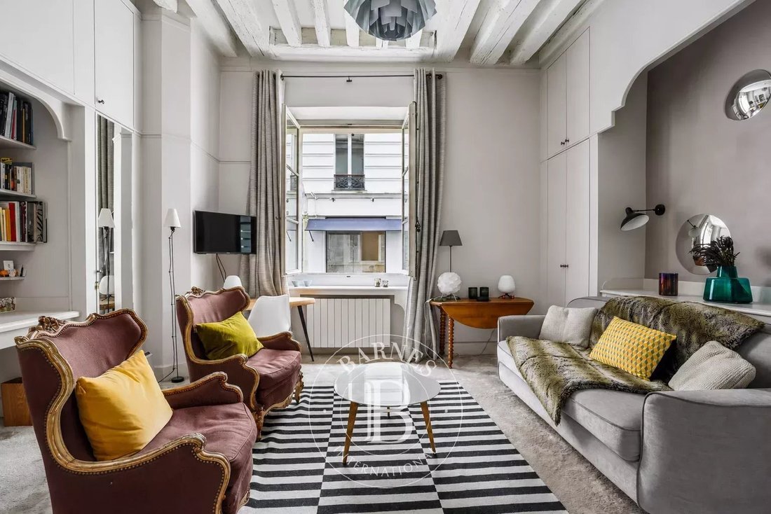 Apartment in Saint Thomas d'Aquin, Paris 7e Arrondissement, Paris 2 - 18509874