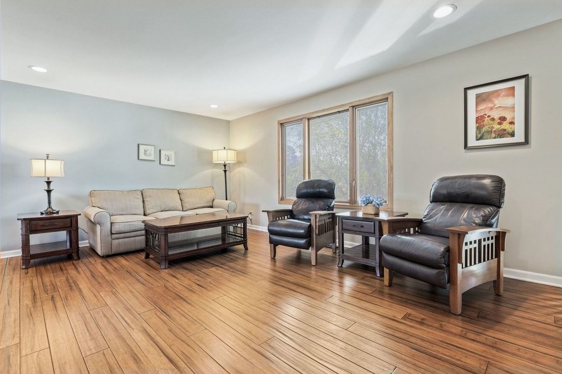 House in Mount Prospect, Illinois, United States 2 - 18508550