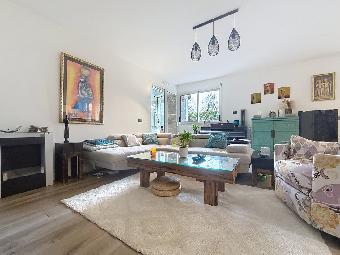 Apartment in Ferney-Voltaire, Auvergne-Rhône-Alpes, France 1 - 17001083