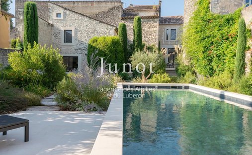 Country House in Saint-Rémy-de-Provence, Provence-Alpes-Côte d'Azur, France 1