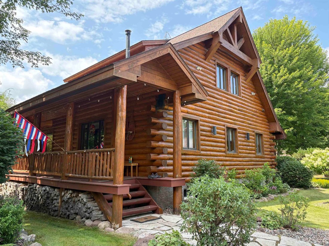 House in Bessemer, Michigan, United States 1 - 18505589