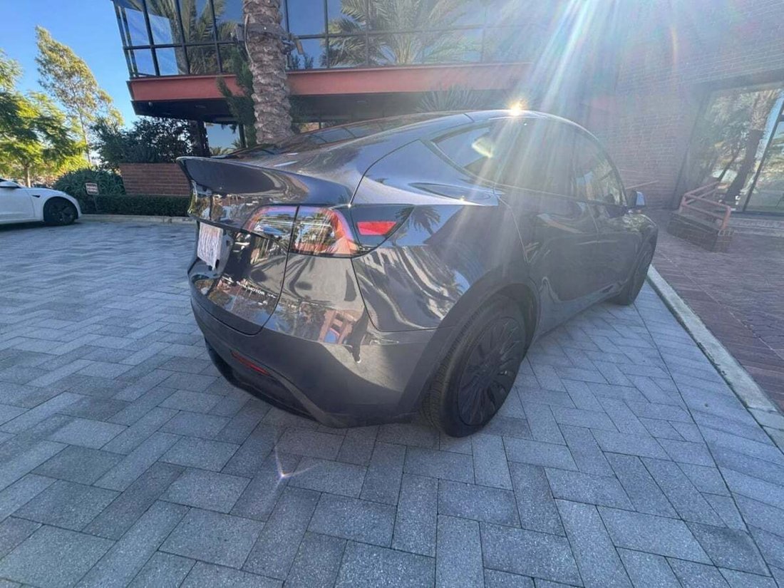 Suv in Newport Beach, CA, United States 5 - 18412264