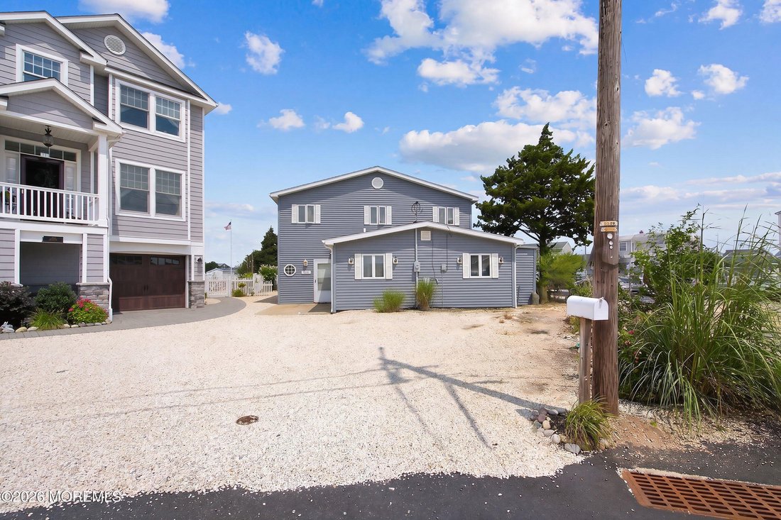 Stafford Township, New Jersey, United States 3 - 18510051
